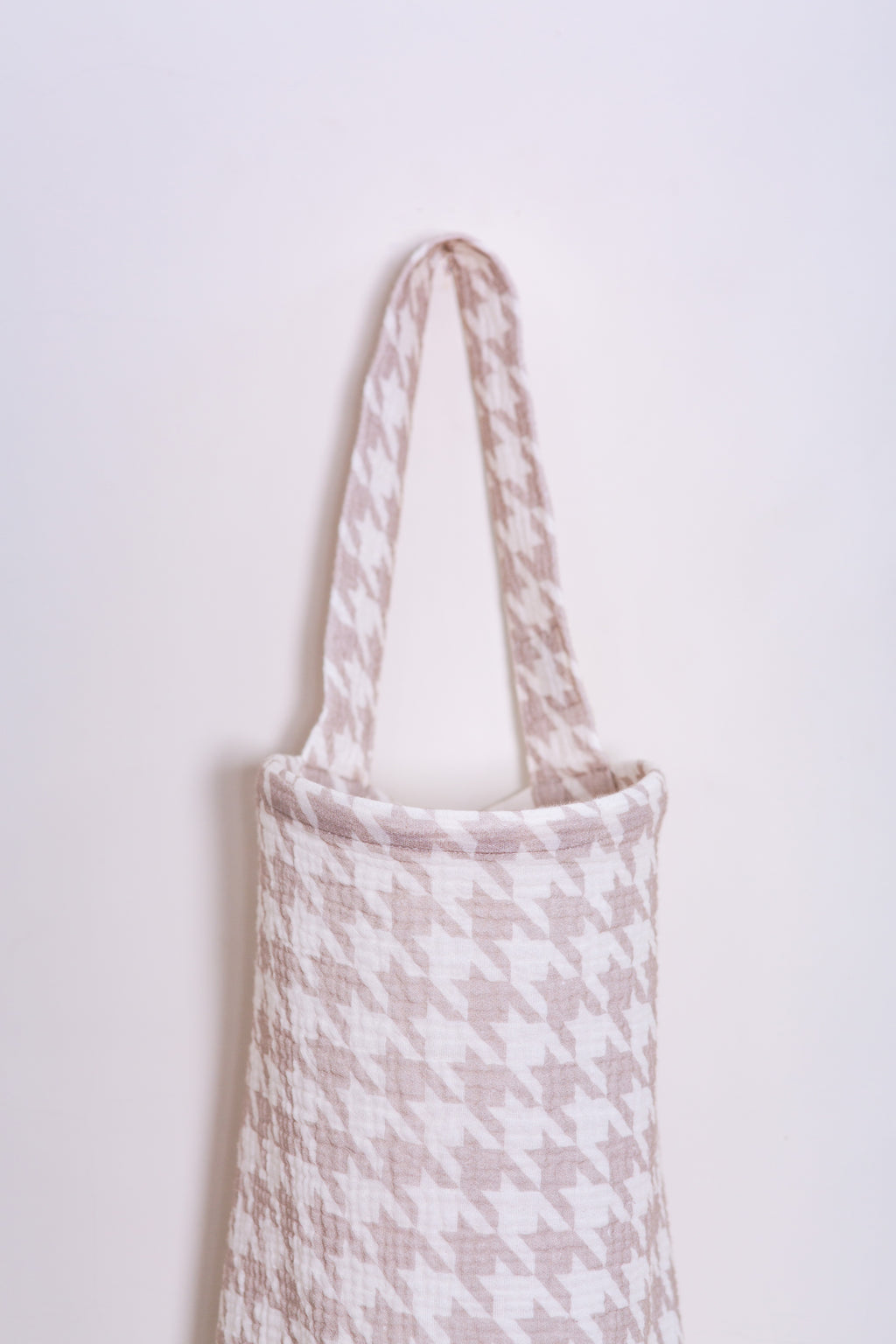 Houndstooth Neutral Halo Nursing Cover Organic Cotton